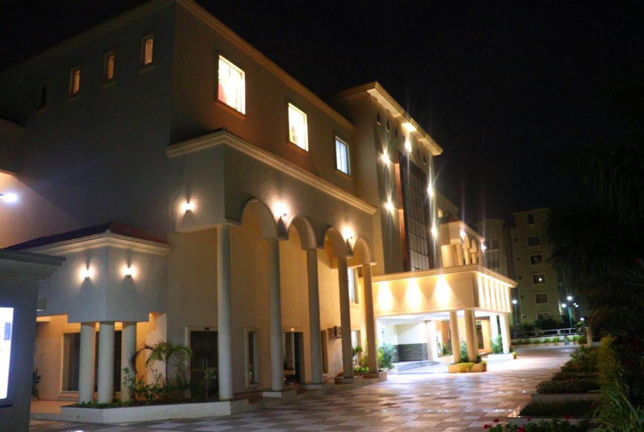 Rk - Inn Premium Suites Bangalore Exterior foto
